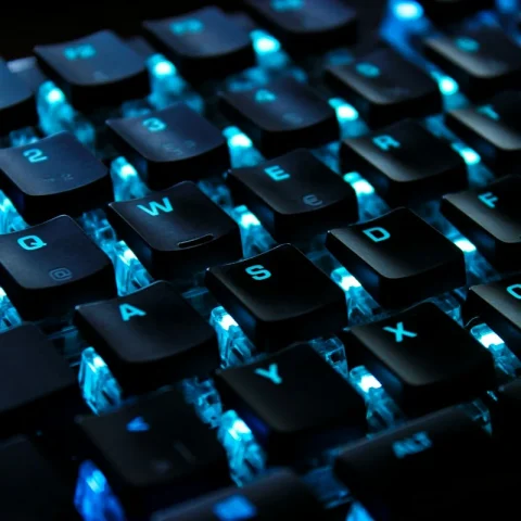 Teclado mecánico retroiluminado (producto de muestra)