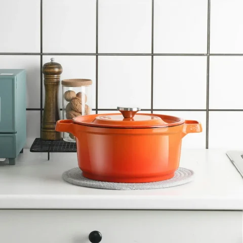 Cacerola esmaltada naranja 24 cm (producto de muestra)